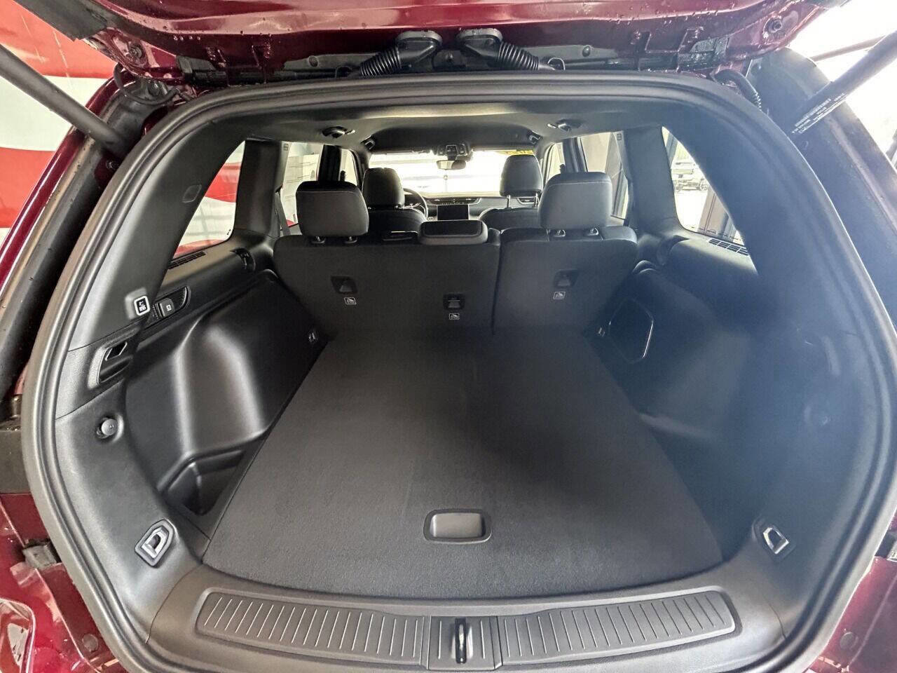 New 2024 Jeep Grand Cherokee Limited w/ Black Appearance Package image 21