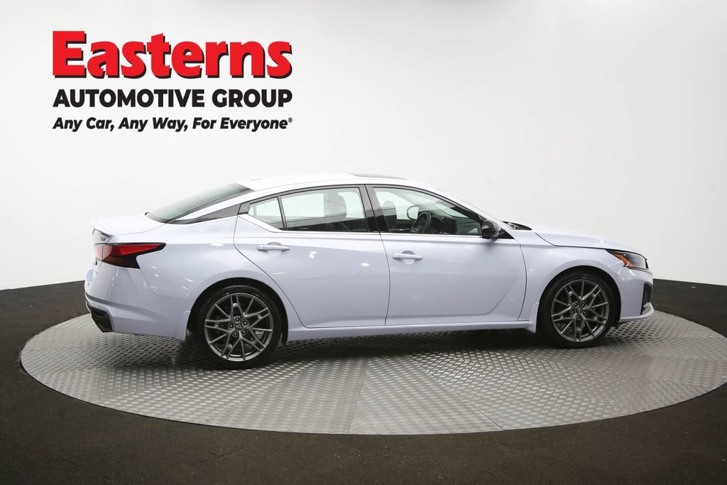 Used 2023 Nissan Altima 2.0 SR FWD image 45