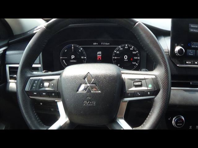 Used 2023 Mitsubishi Outlander SE AWD/4WD image 19