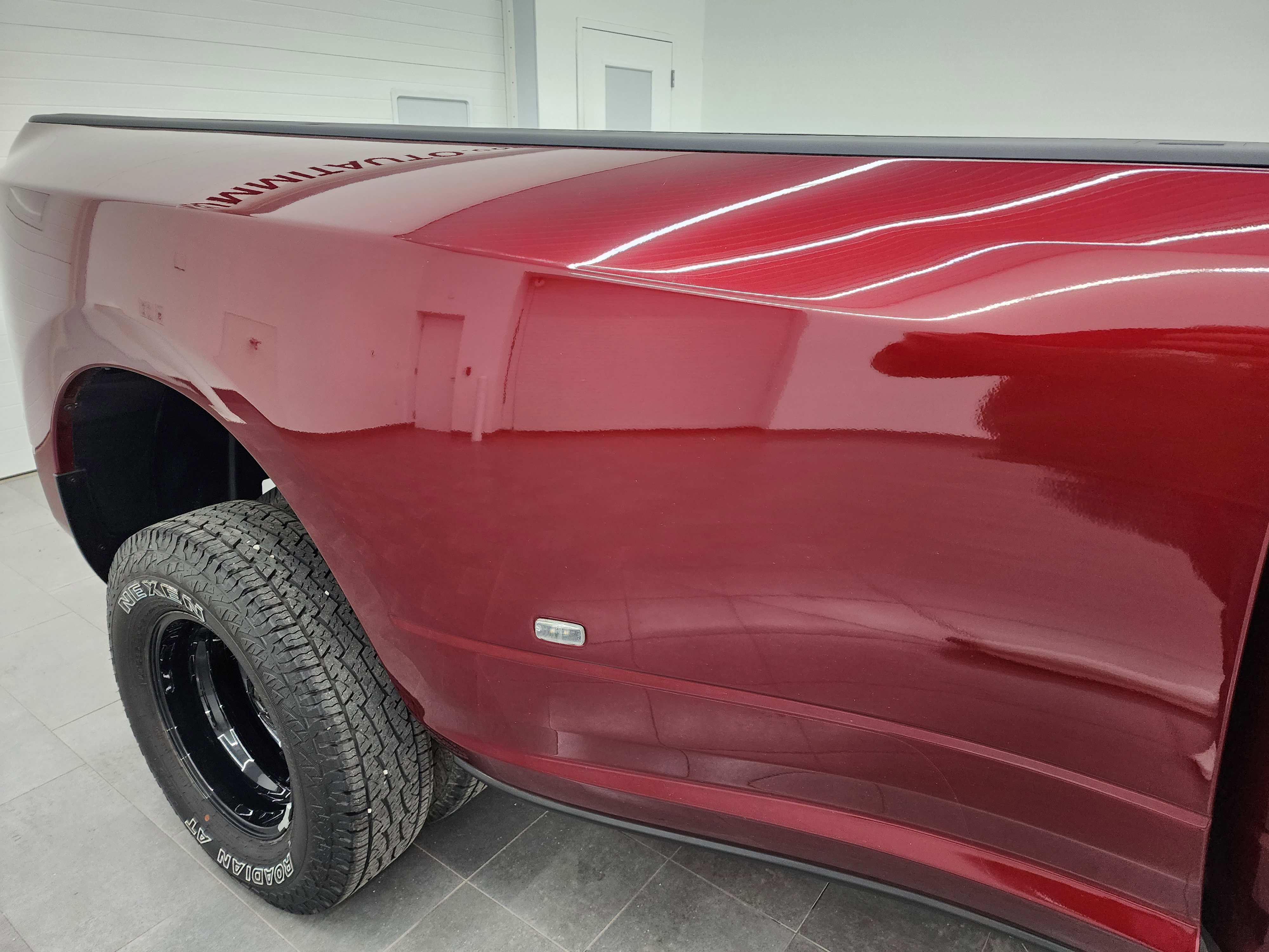 Used 2024 RAM 3500 Big Horn w/ Night Edition AWD/4WD image 27