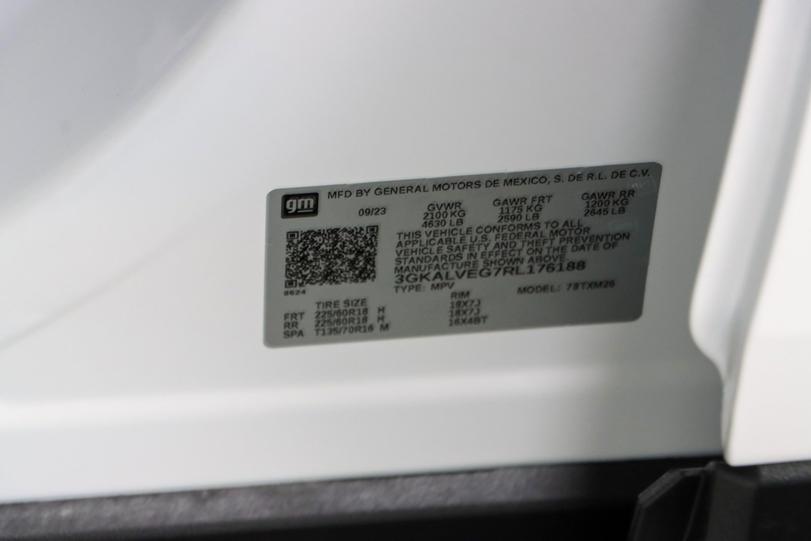 Used 2024 GMC Terrain SLT AWD/4WD image 32