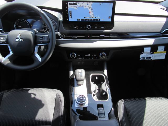 New 2026 Mitsubishi Outlander ES FWD image 18