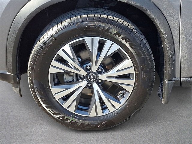 Used 2023 Nissan Rogue SV image 7