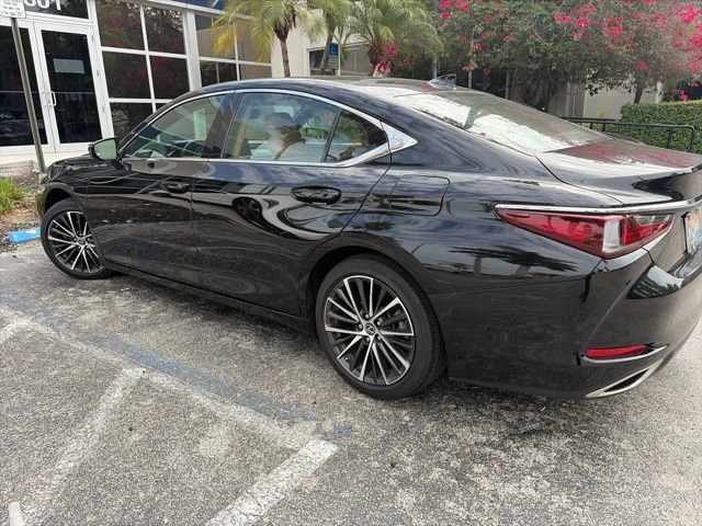 Used 2024 Lexus ES 350 w/ Premium Package FWD image 10