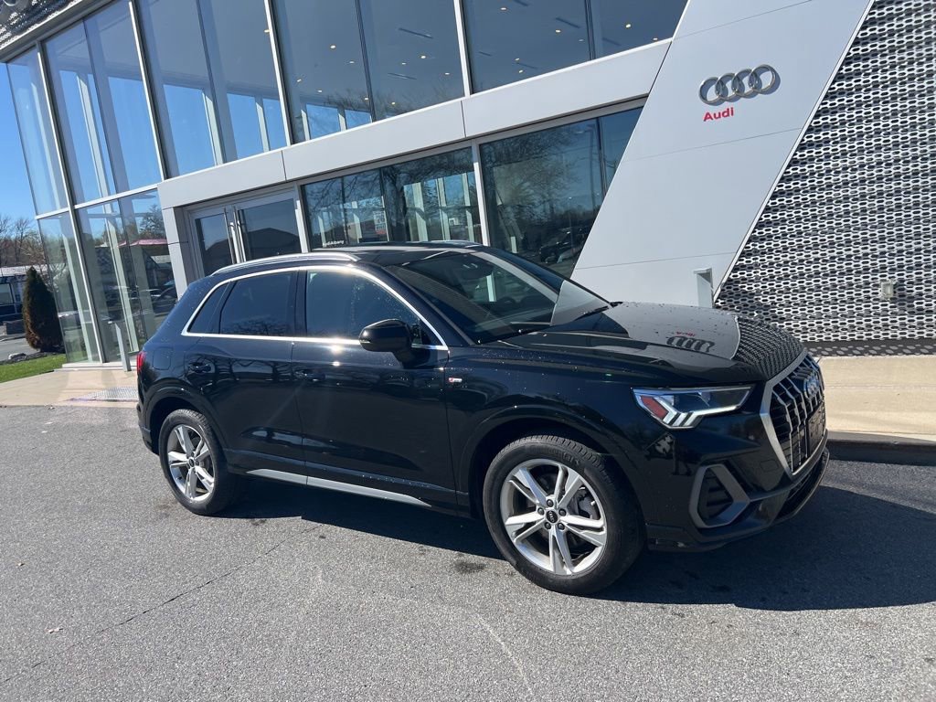 Used 2023 Audi Q3 2.0T Premium w/ Convenience Package image 9