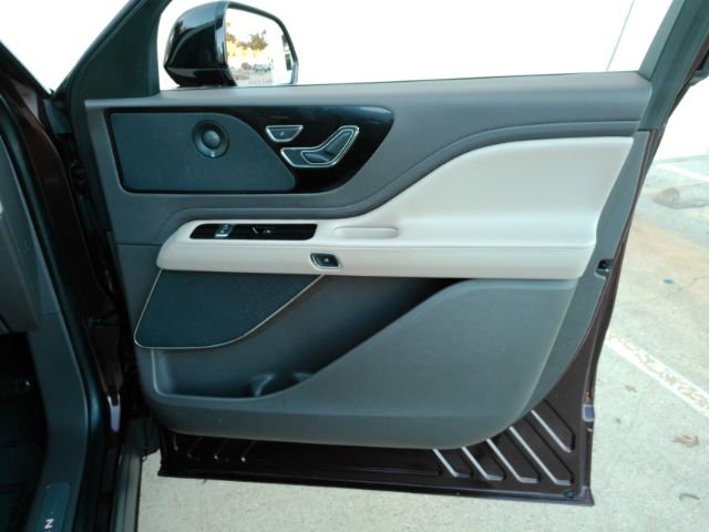 Used 2020 Lincoln Aviator Reserve w/ Equipment Group 201A image 21