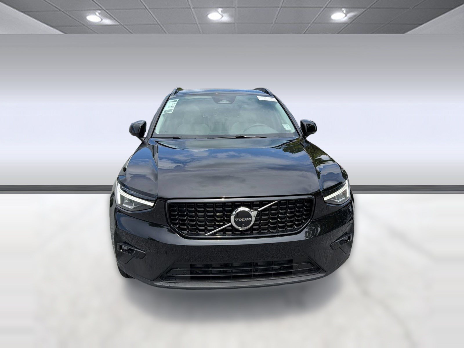 New 2026 Volvo XC40 B4 Plus w/ Climate Package FWD image 6