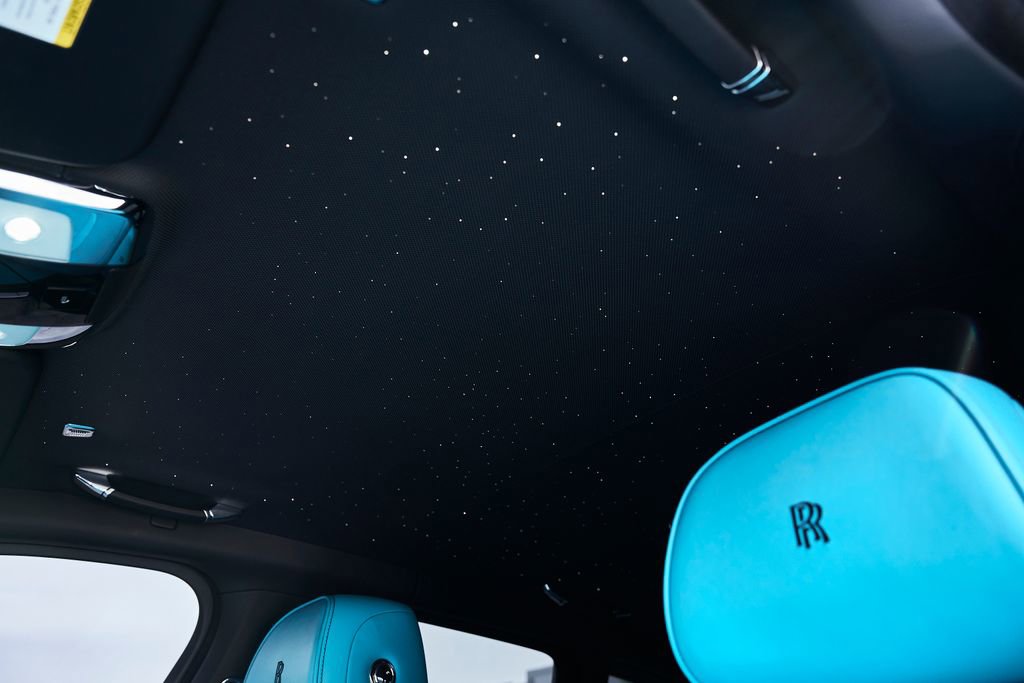Used 2025 Rolls-Royce Cullinan Black Badge image 54
