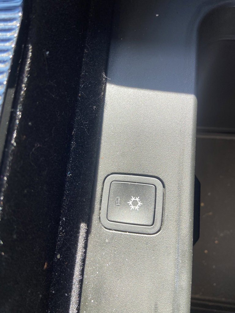 Used 2023 Jeep Grand Wagoneer Series III w/ Rear Seat Video Group 1 image 24