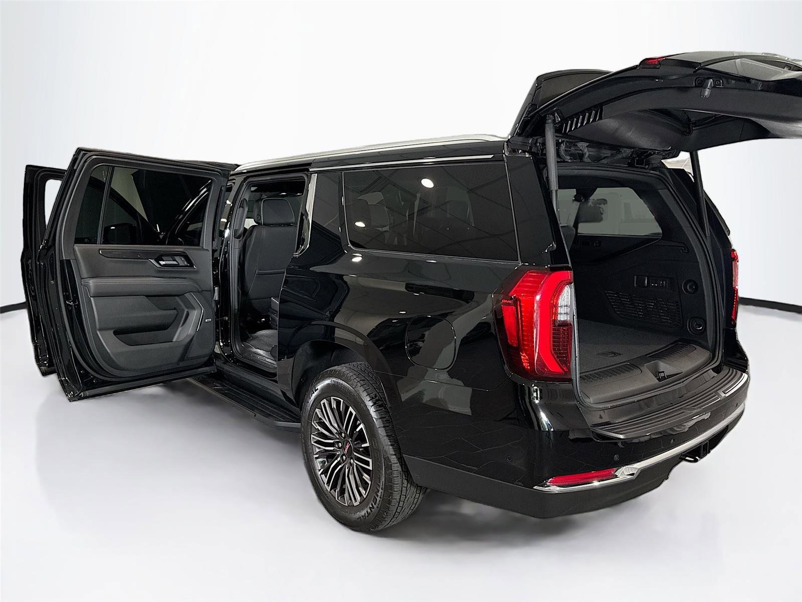 Used 2025 GMC Yukon XL Elevation w/ LPO, Floor Liner Package AWD/4WD image 41