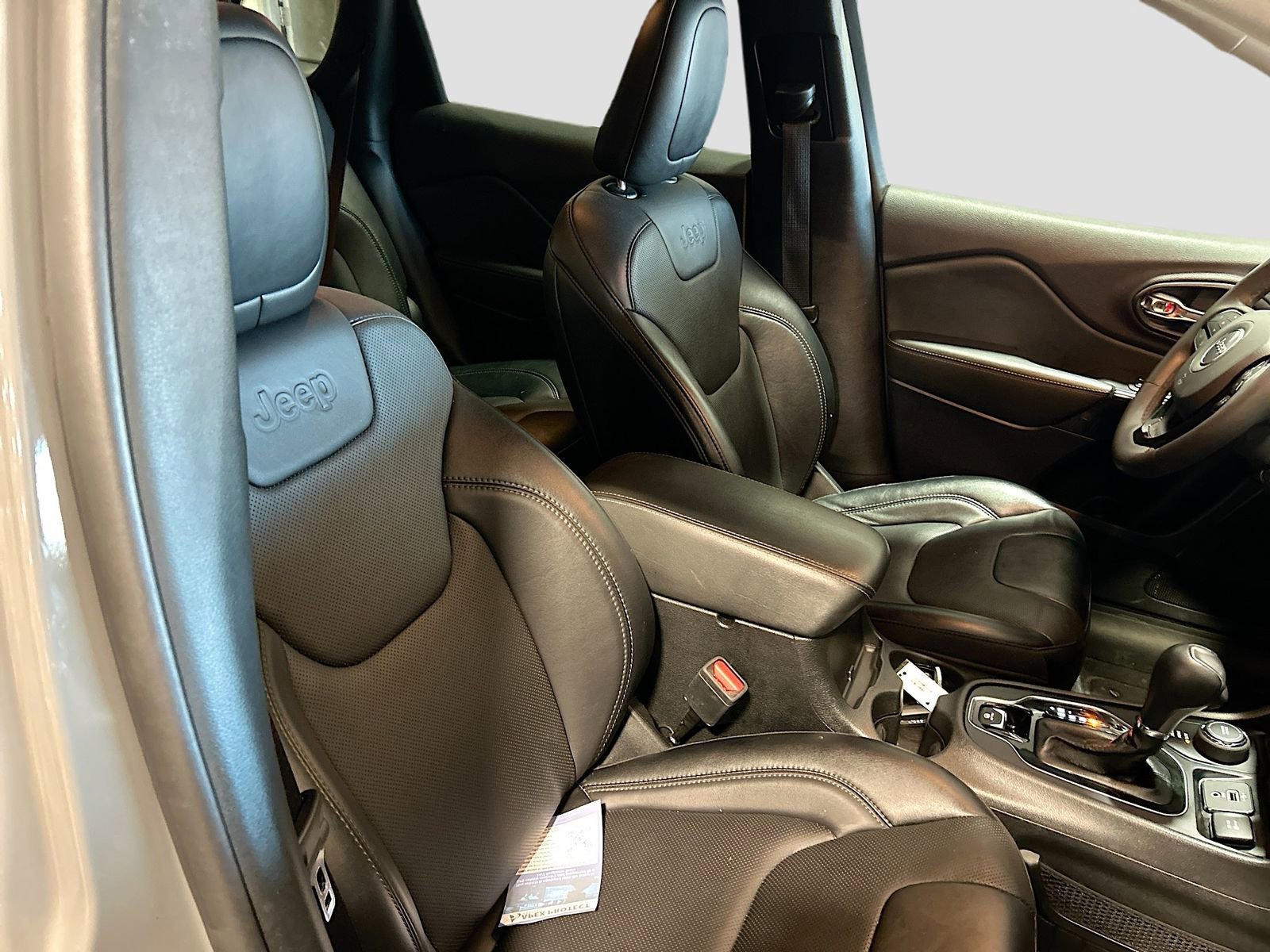 Used 2023 Jeep Cherokee Altitude Lux AWD/4WD image 27