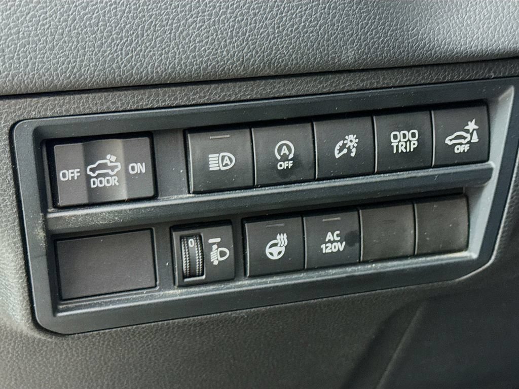 Used 2022 Toyota Tundra Limited AWD/4WD image 11