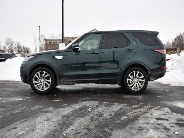 Used 2017 Land Rover Discovery HSE image 4