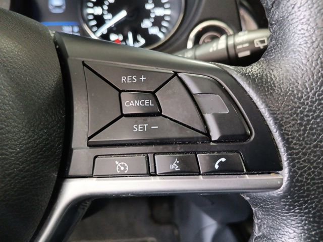 Used 2019 Nissan Rogue SV image 22