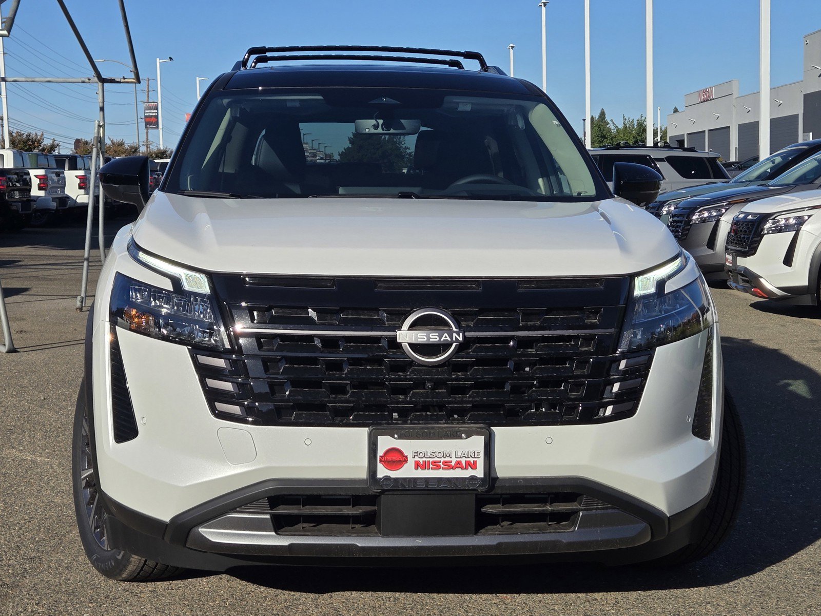 New 2026 Nissan Pathfinder Platinum w/ Cargo Package FWD image 2