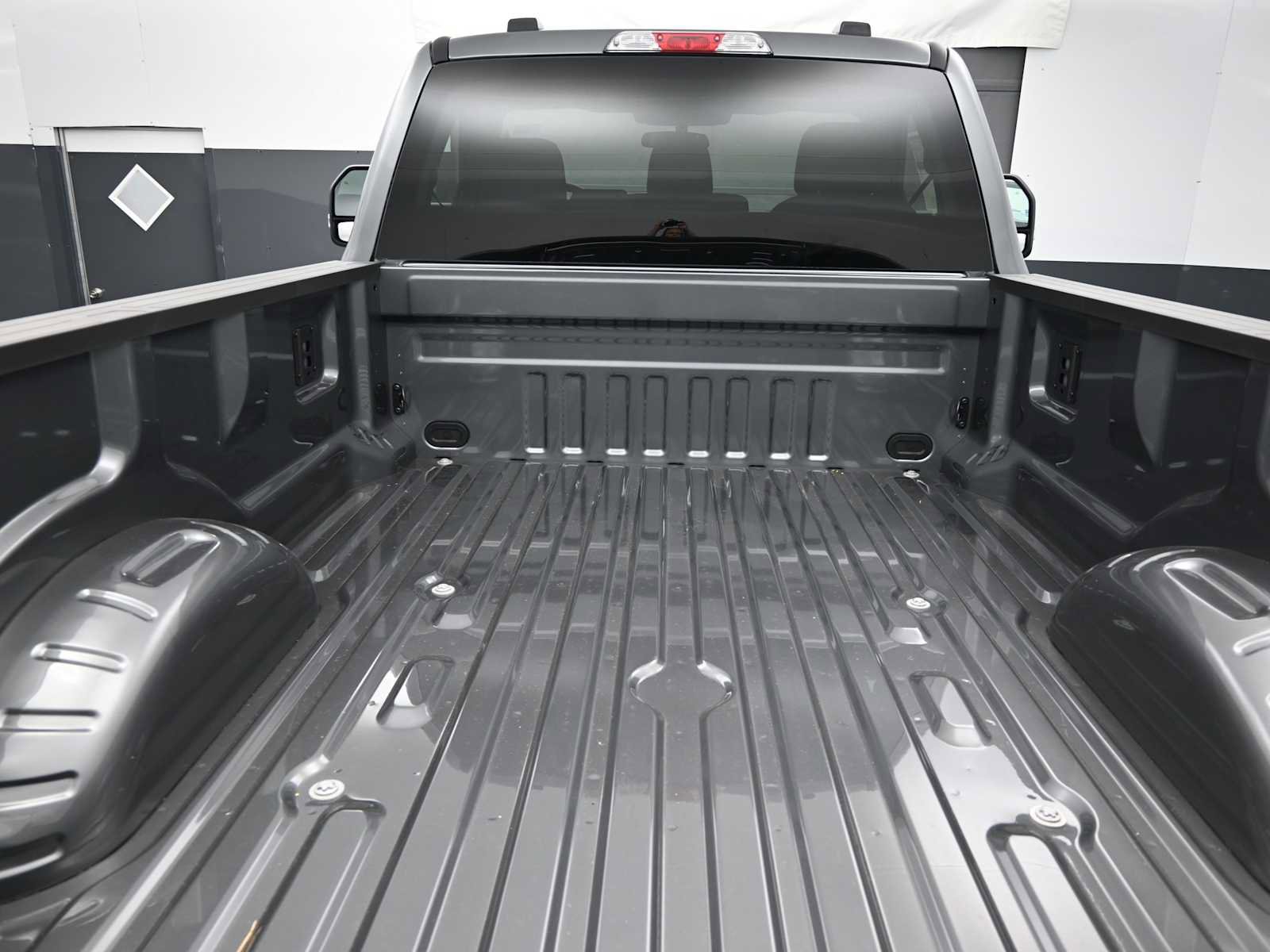 New 2025 Ford F350 XLT image 9