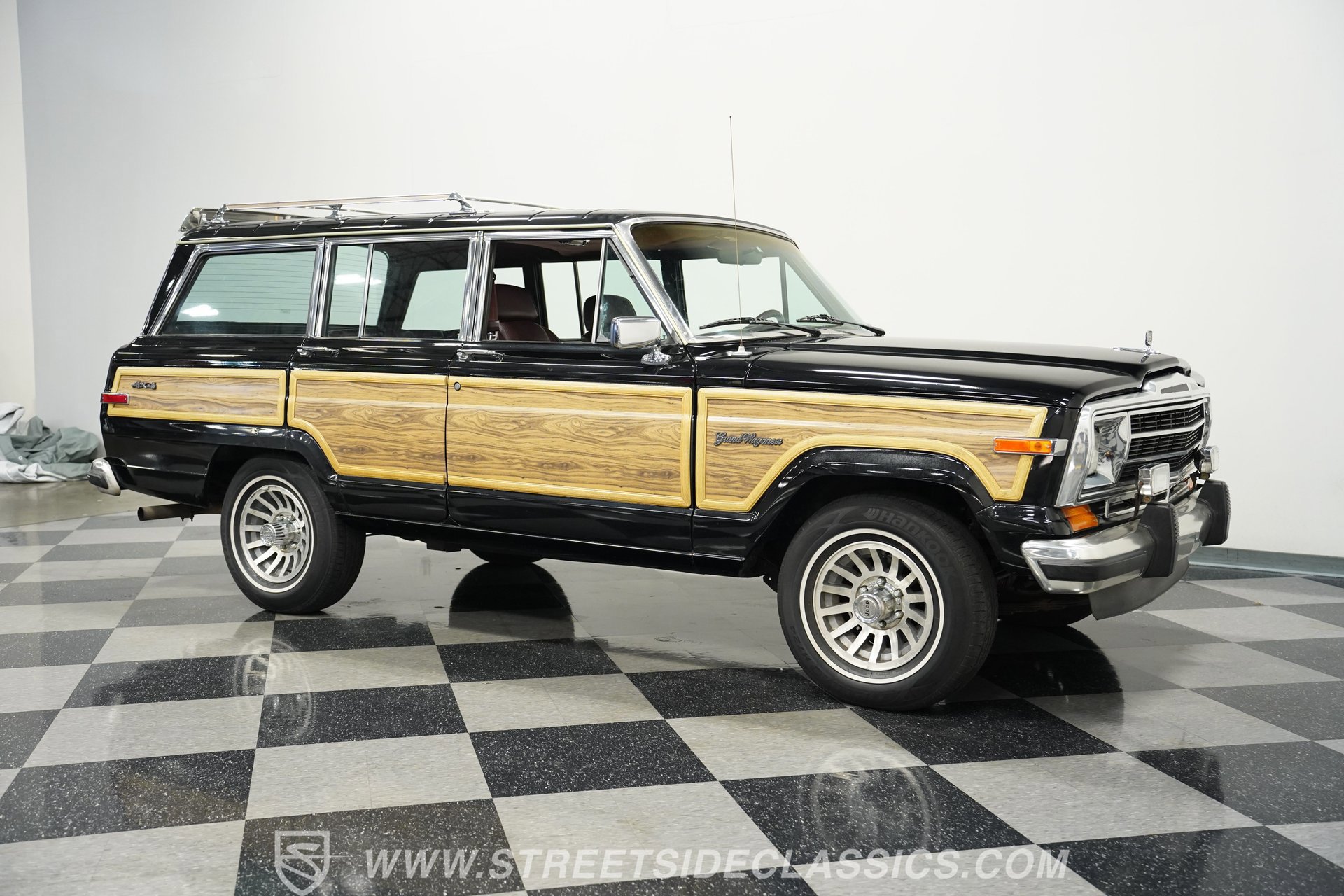 Used 1988 Jeep Grand Wagoneer image 15