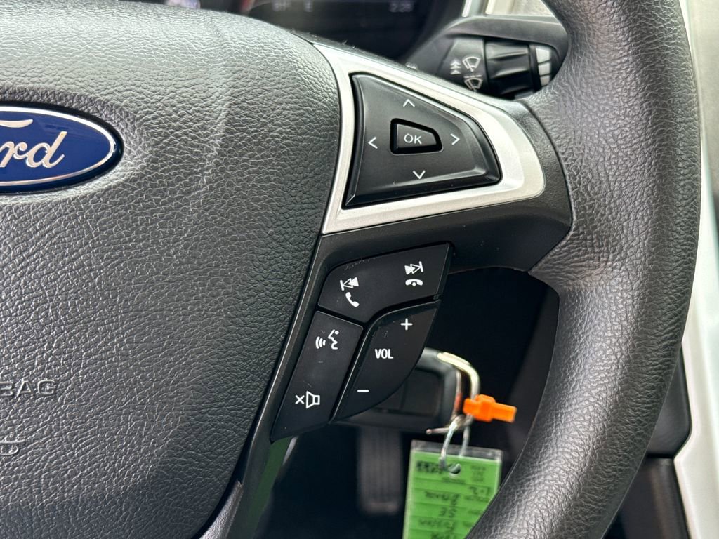 Used 2016 Ford Fusion SE FWD image 16