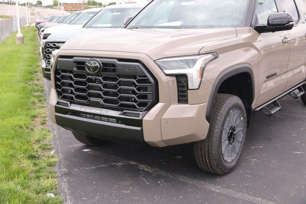 Used 2026 Toyota Tundra Limited w/ TRD Off-Road Package AWD/4WD image 5