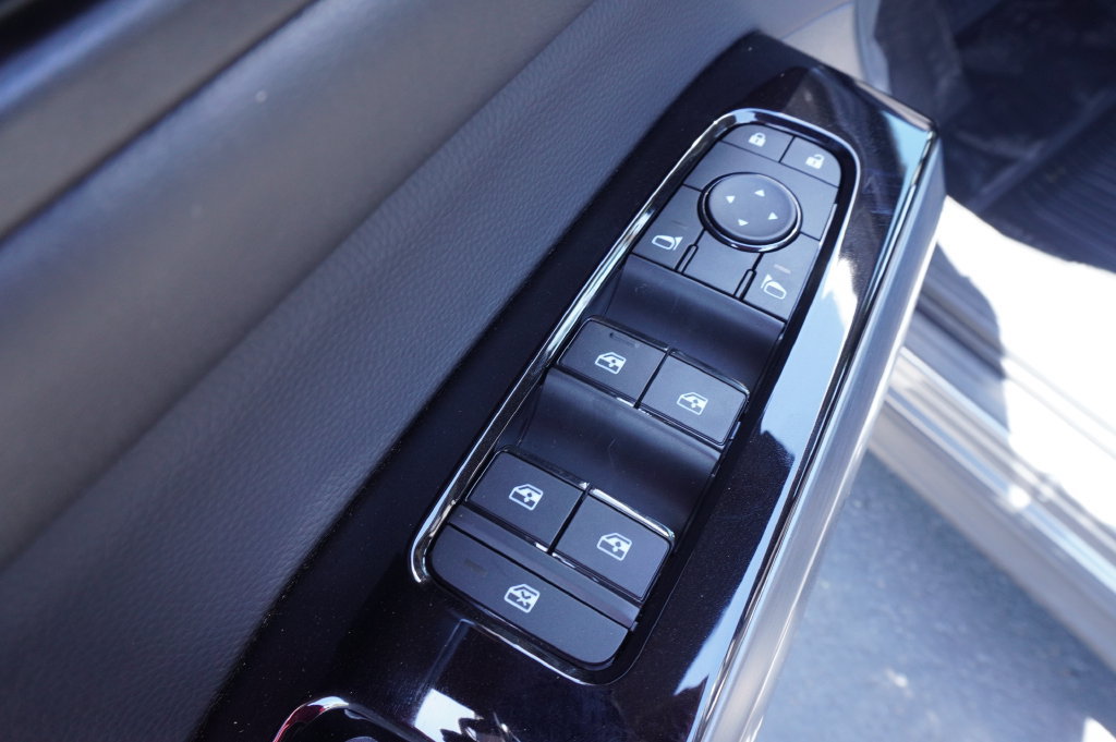 New 2026 Nissan Pathfinder SL w/ SL Premium Package AWD/4WD image 17