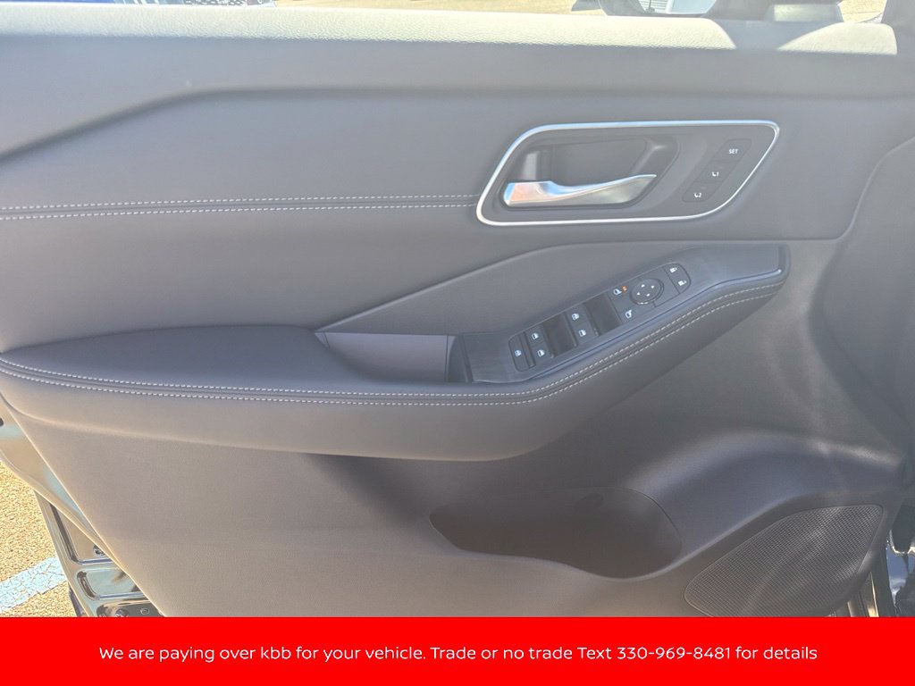 New 2026 Nissan Rogue Platinum AWD/4WD image 10