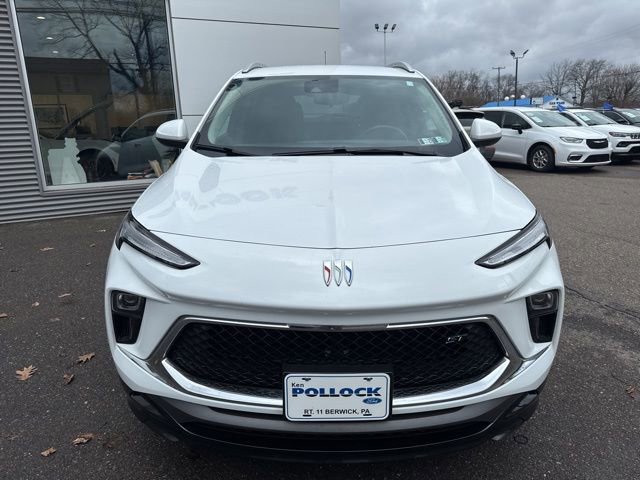 Used 2024 Buick Encore GX Sport Touring image 3