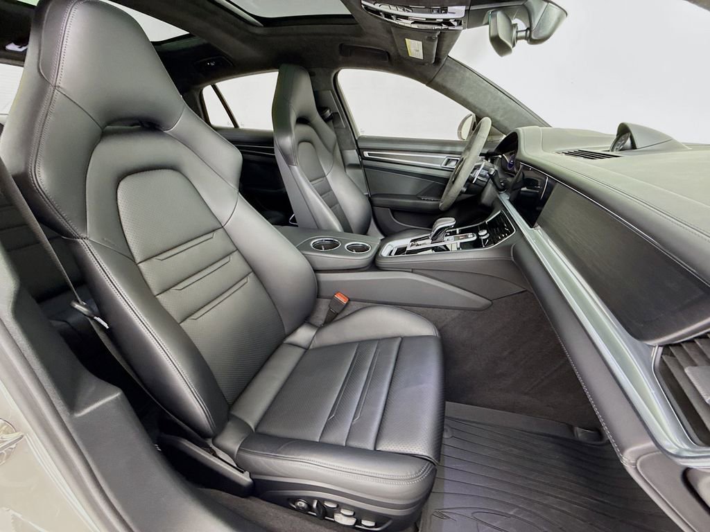 Certified 2023 Porsche Panamera GTS image 33