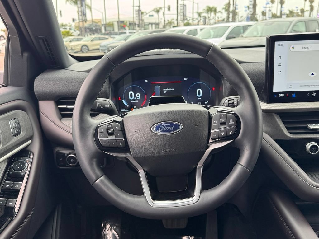 Used 2026 Ford Explorer Platinum RWD image 22