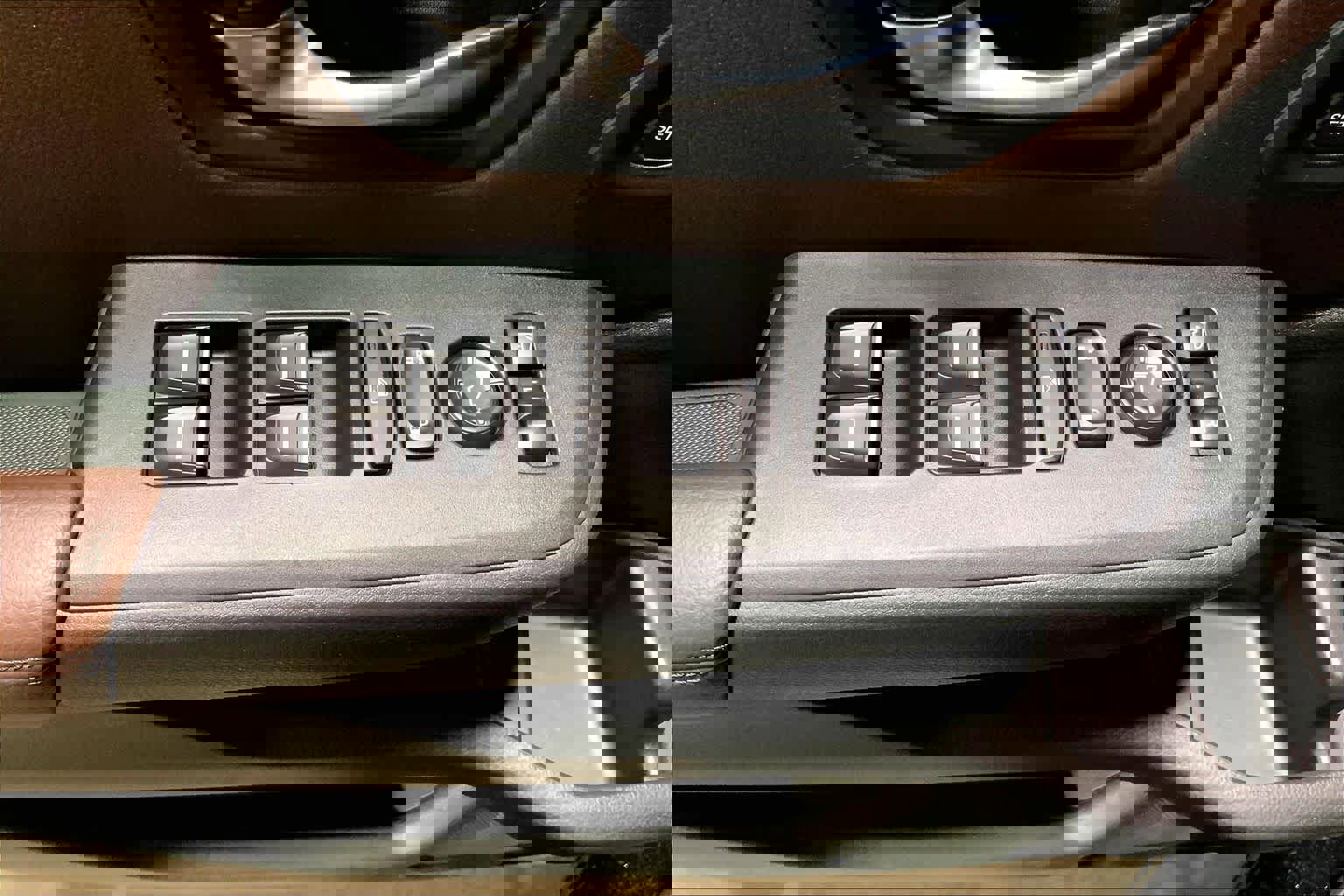 Used 2025 Honda Pilot Elite image 34