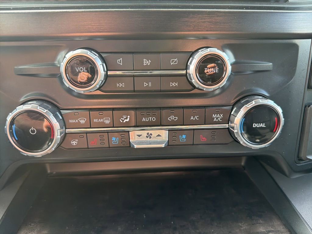 Used 2023 Ford F350 Lariat w/ FX4 Off-Road Package AWD/4WD image 40