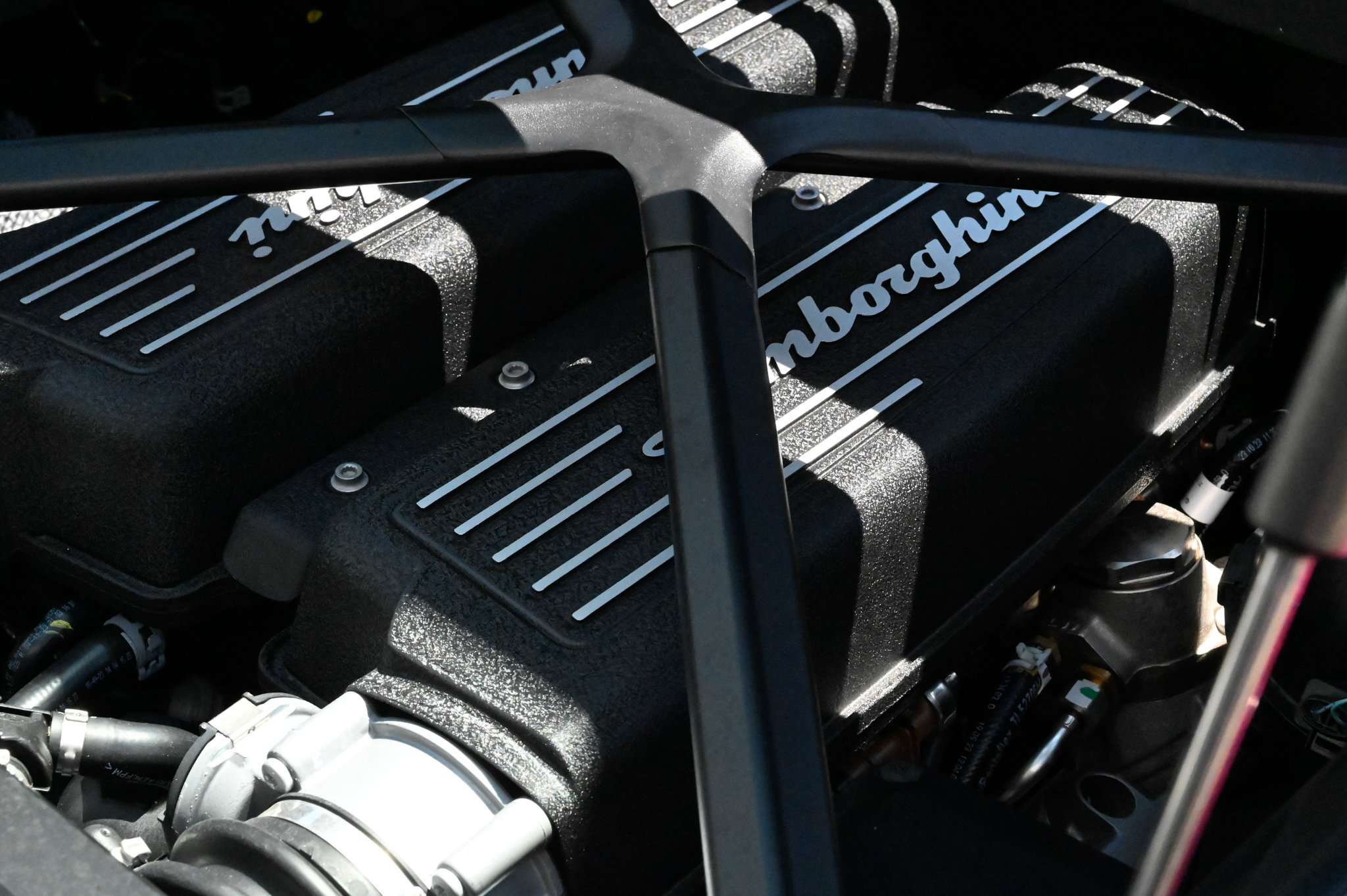 Used 2024 Lamborghini Huracan Tecnica RWD image 36