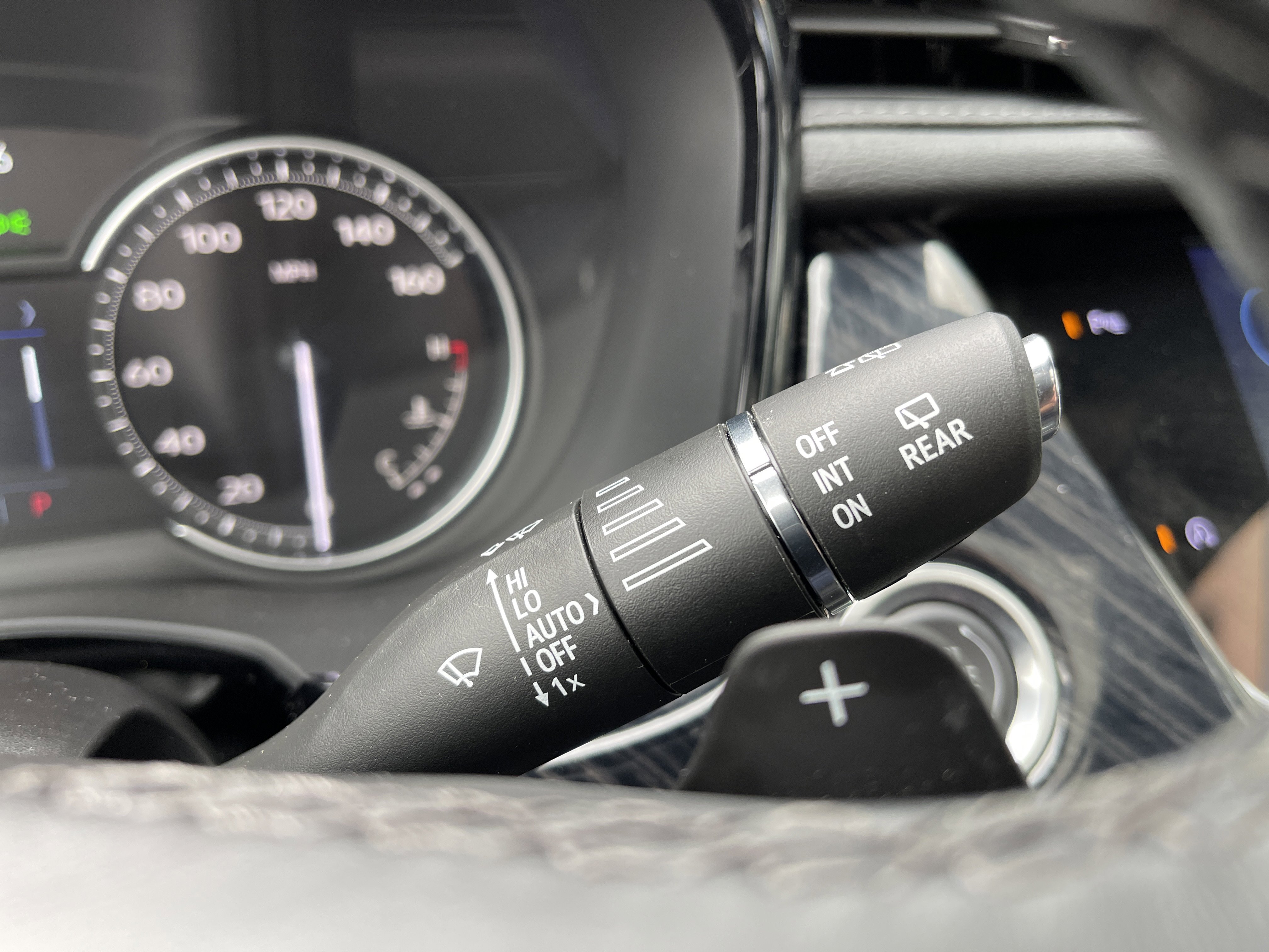 Used 2025 Cadillac XT6 Premium Luxury image 23