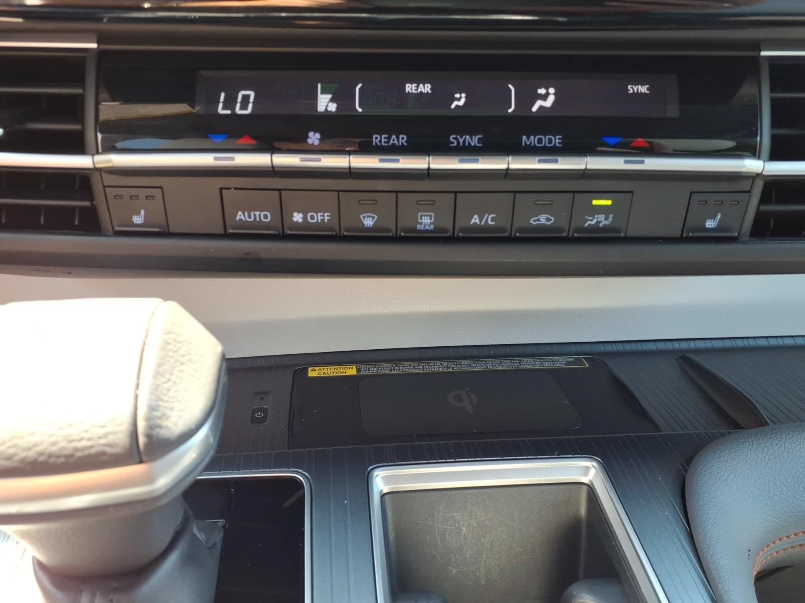 Used 2021 Toyota Sienna XSE AWD/4WD image 26