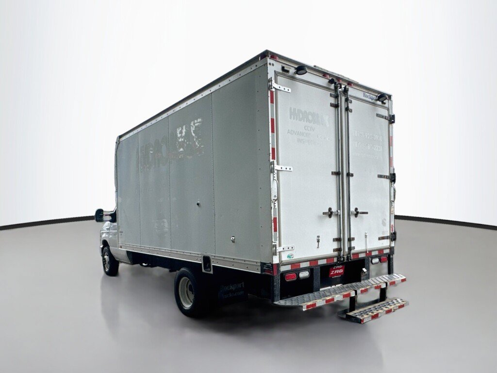 Used 2012 Ford E-450 and Econoline 450 Super Duty w/ PWR Locks & Windows Group RWD image 3