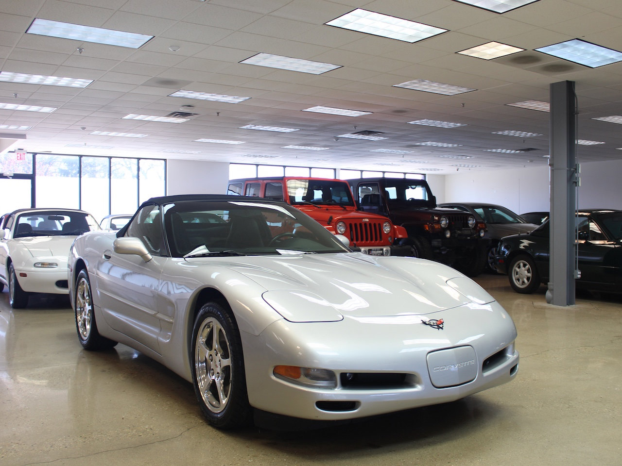 Used 2002 Chevrolet Corvette Convertible w/ Preferred Equipment Group1 image 10