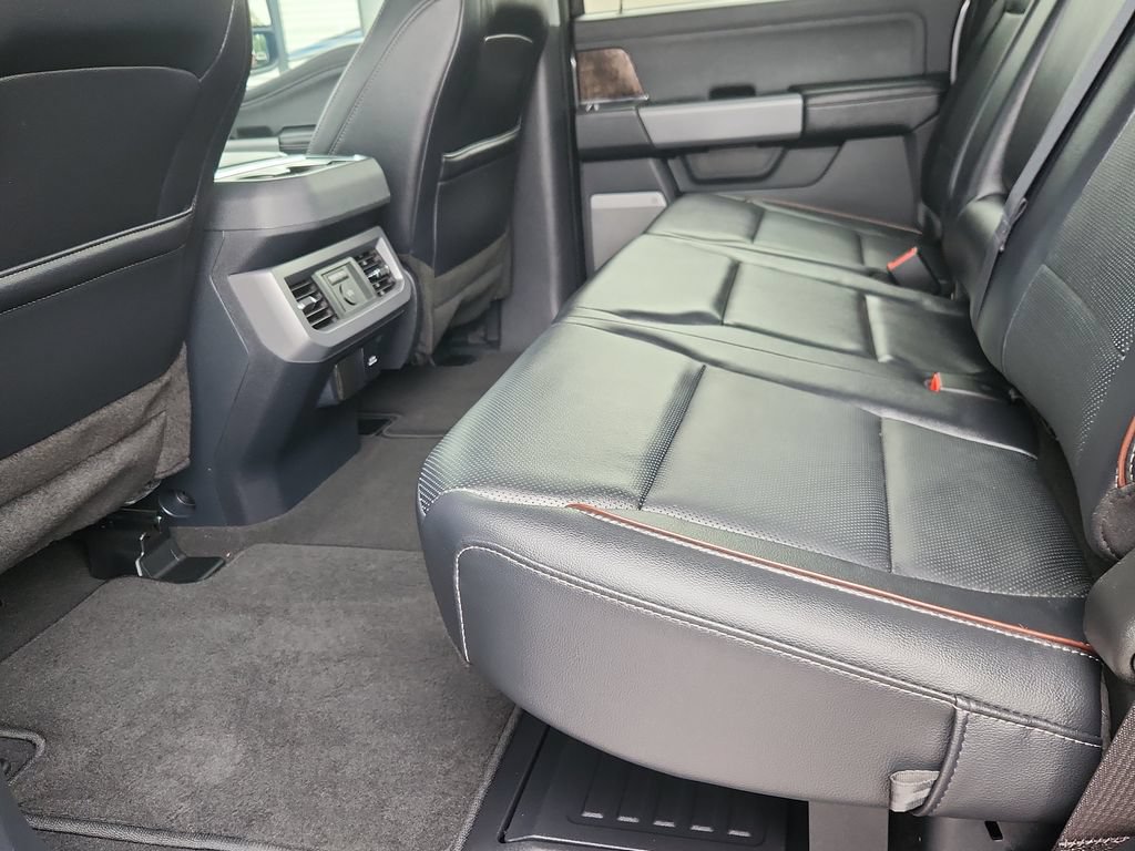 Used 2024 Ford F250 Lariat w/ Lariat Ultimate Package AWD/4WD image 11