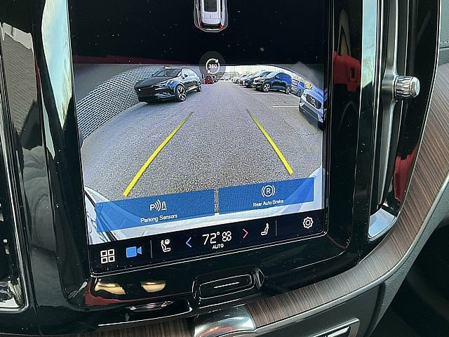 Used 2023 Volvo XC60 B5 Ultimate w/ Climate Package image 26