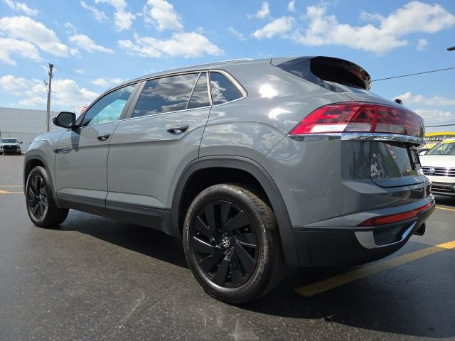 Used 2024 Volkswagen Atlas Cross Sport SE AWD/4WD image 5