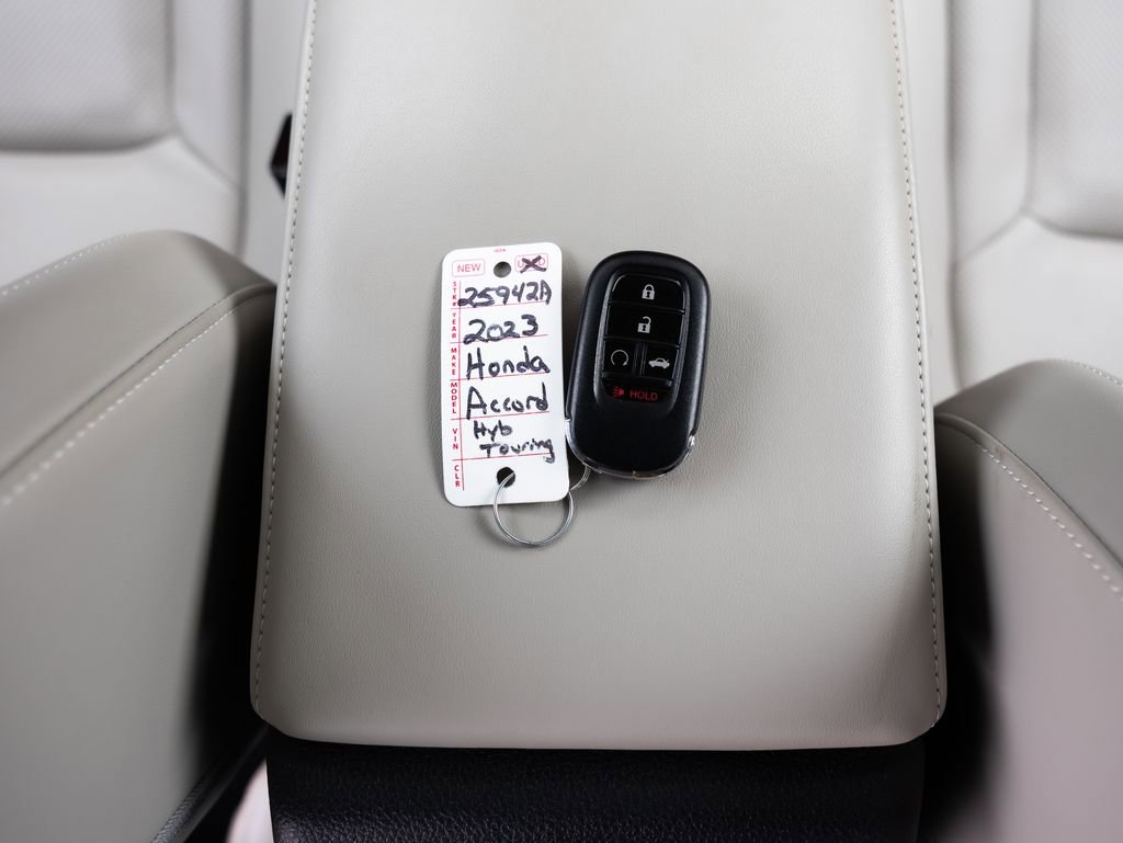Used 2023 Honda Accord Touring image 32