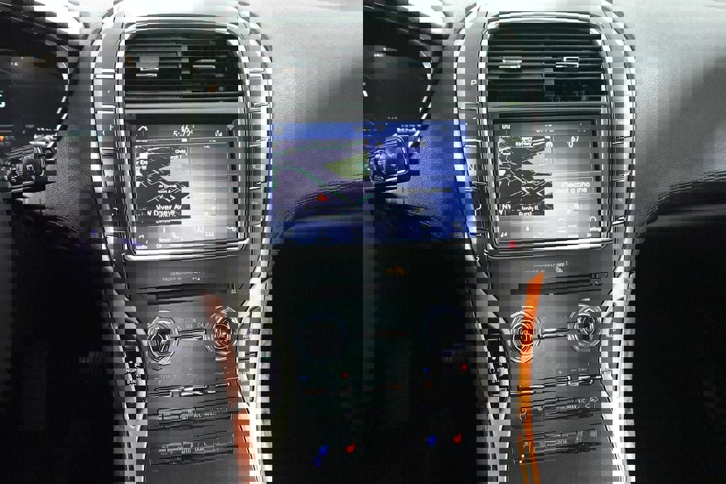 Used 2020 Lincoln Nautilus Reserve w/ Equipment Group 201A image 18