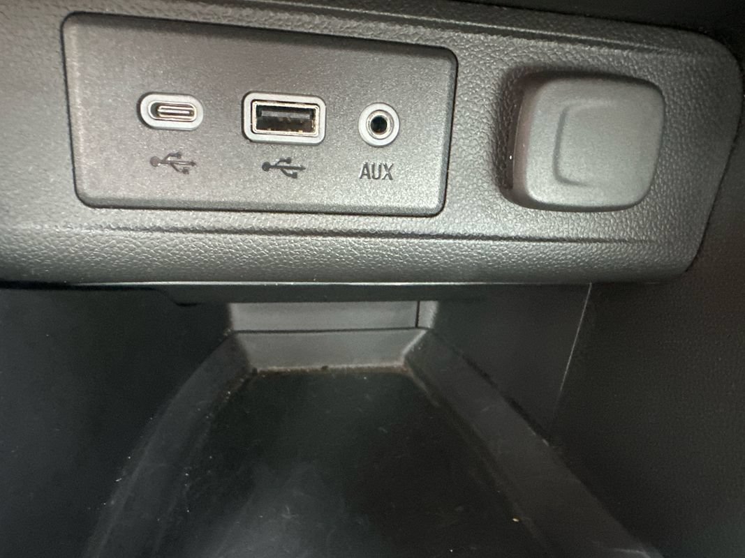 Used 2022 Buick Encore GX Select FWD image 25