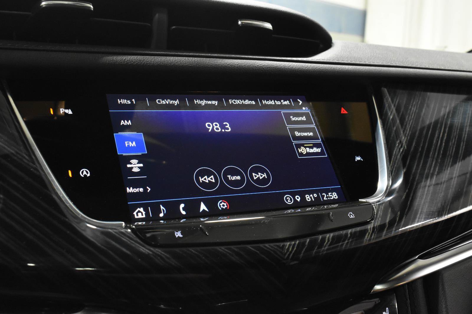Certified 2024 Cadillac XT6 Premium Luxury FWD image 15