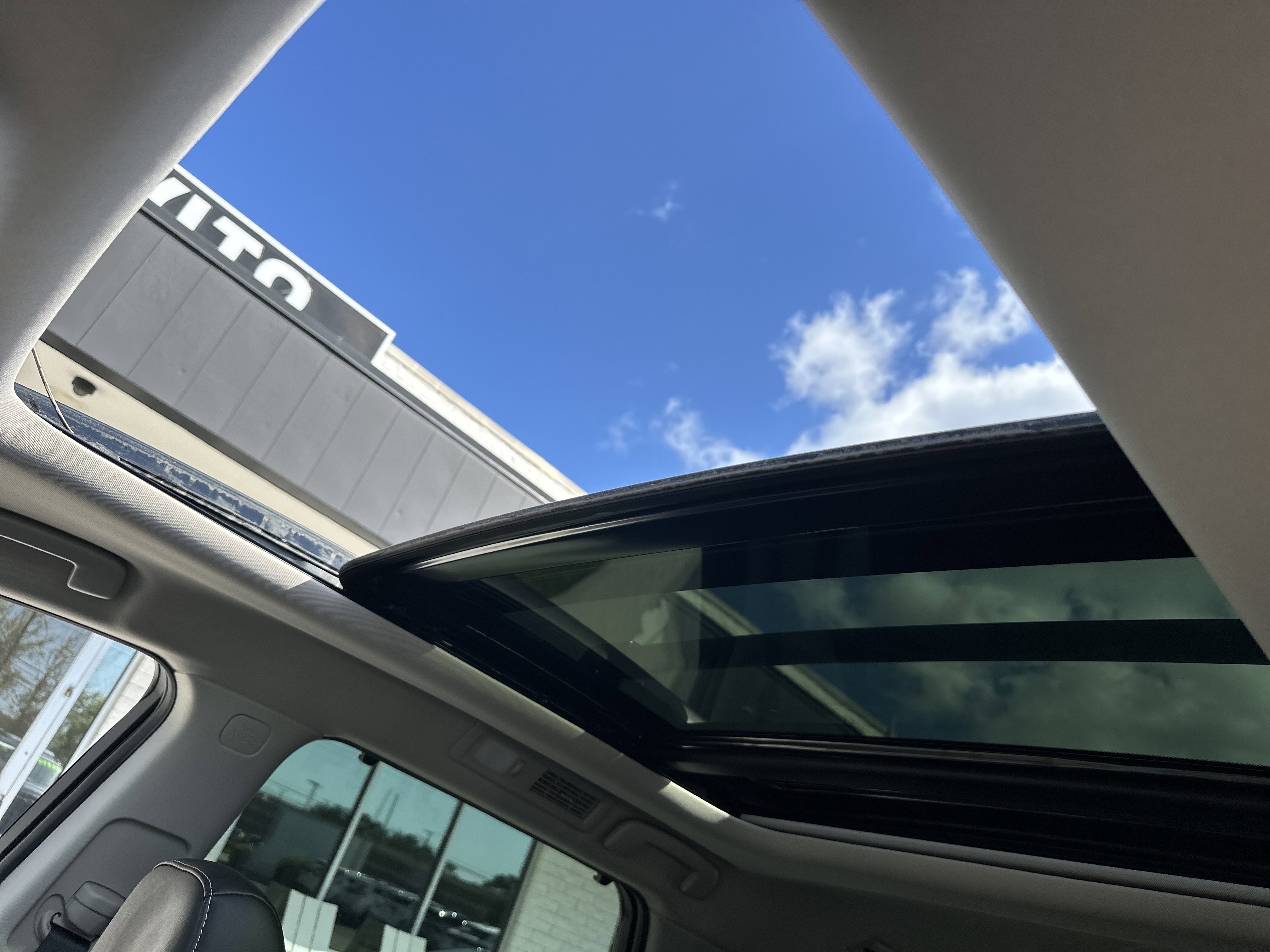 Used 2024 Nissan Pathfinder Platinum AWD/4WD image 11