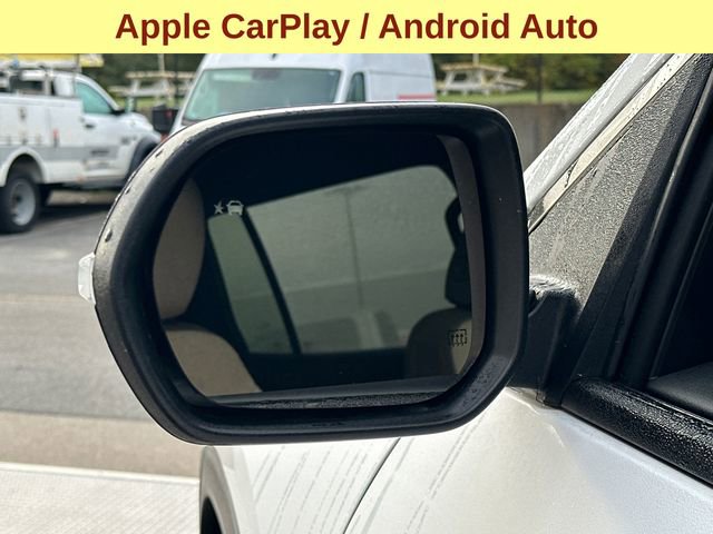 Used 2025 Chevrolet Traverse LT image 8