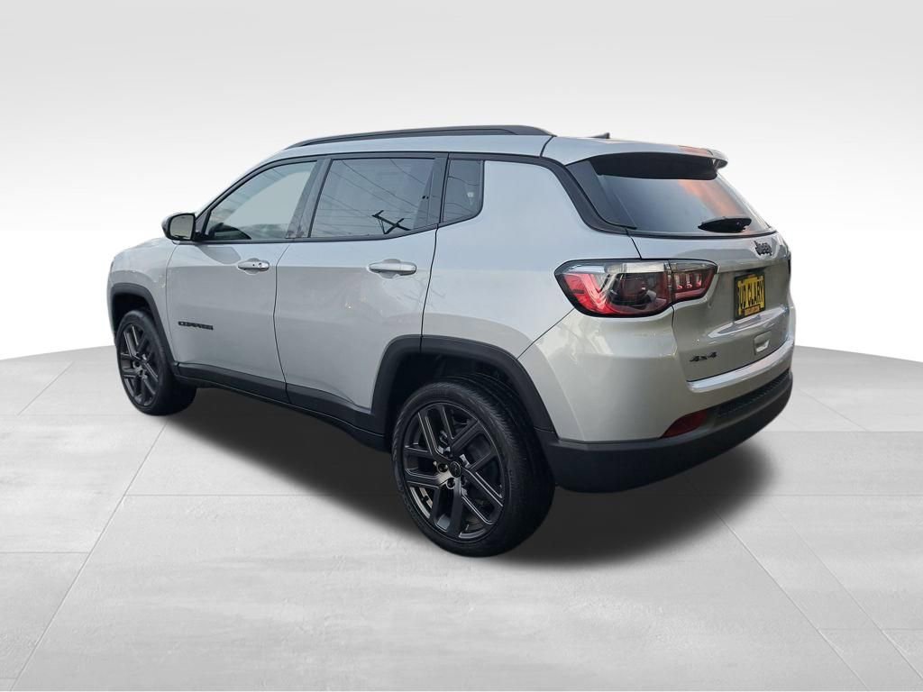 New 2026 Jeep Compass Latitude image 3