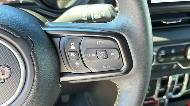 Used 2024 Jeep Wrangler Unlimited image 15