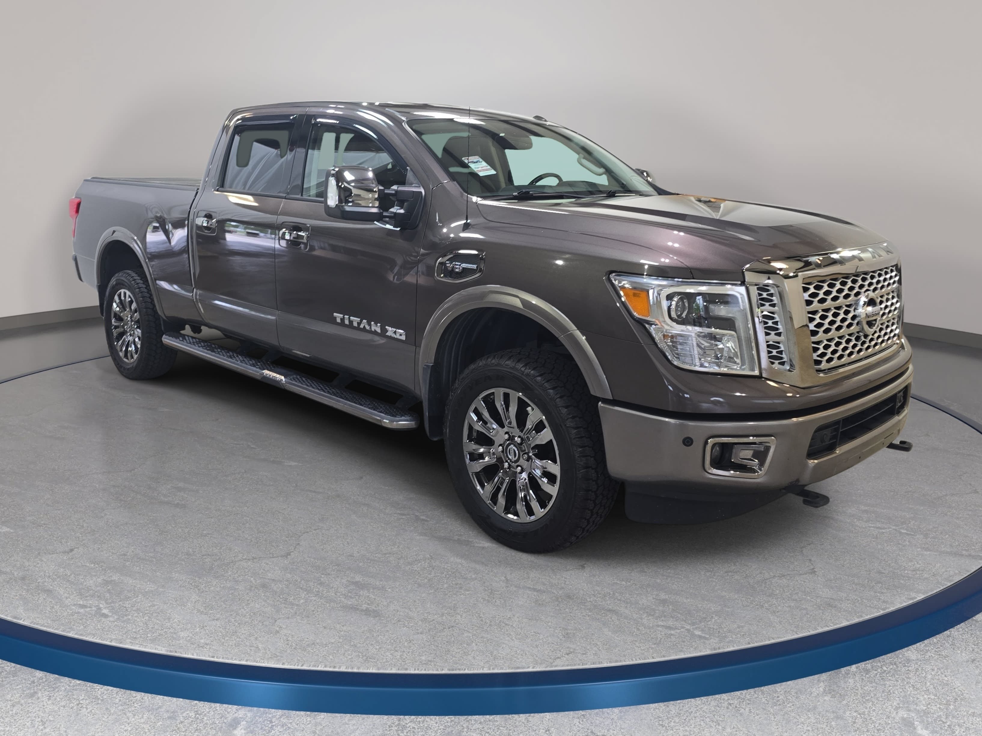 Used 2017 Nissan Titan Platinum Reserve AWD/4WD image 4