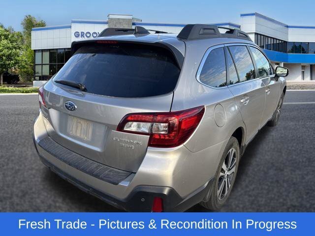 Used 2018 Subaru Outback 3.6R Limited AWD/4WD image 6