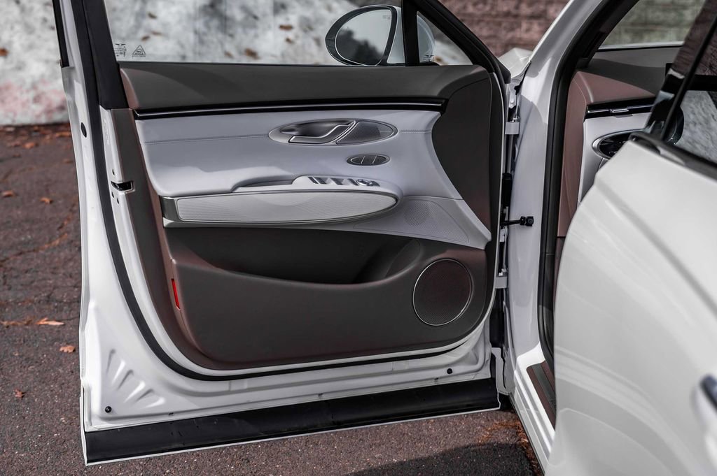 Used 2026 Genesis GV70 2.5T Advanced image 21