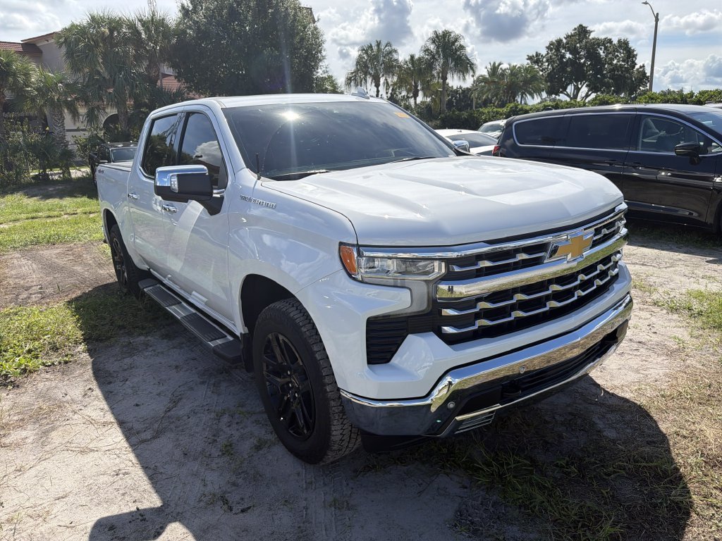 Used 2025 Chevrolet Silverado 1500 LTZ w/ Technology Package AWD/4WD image 4